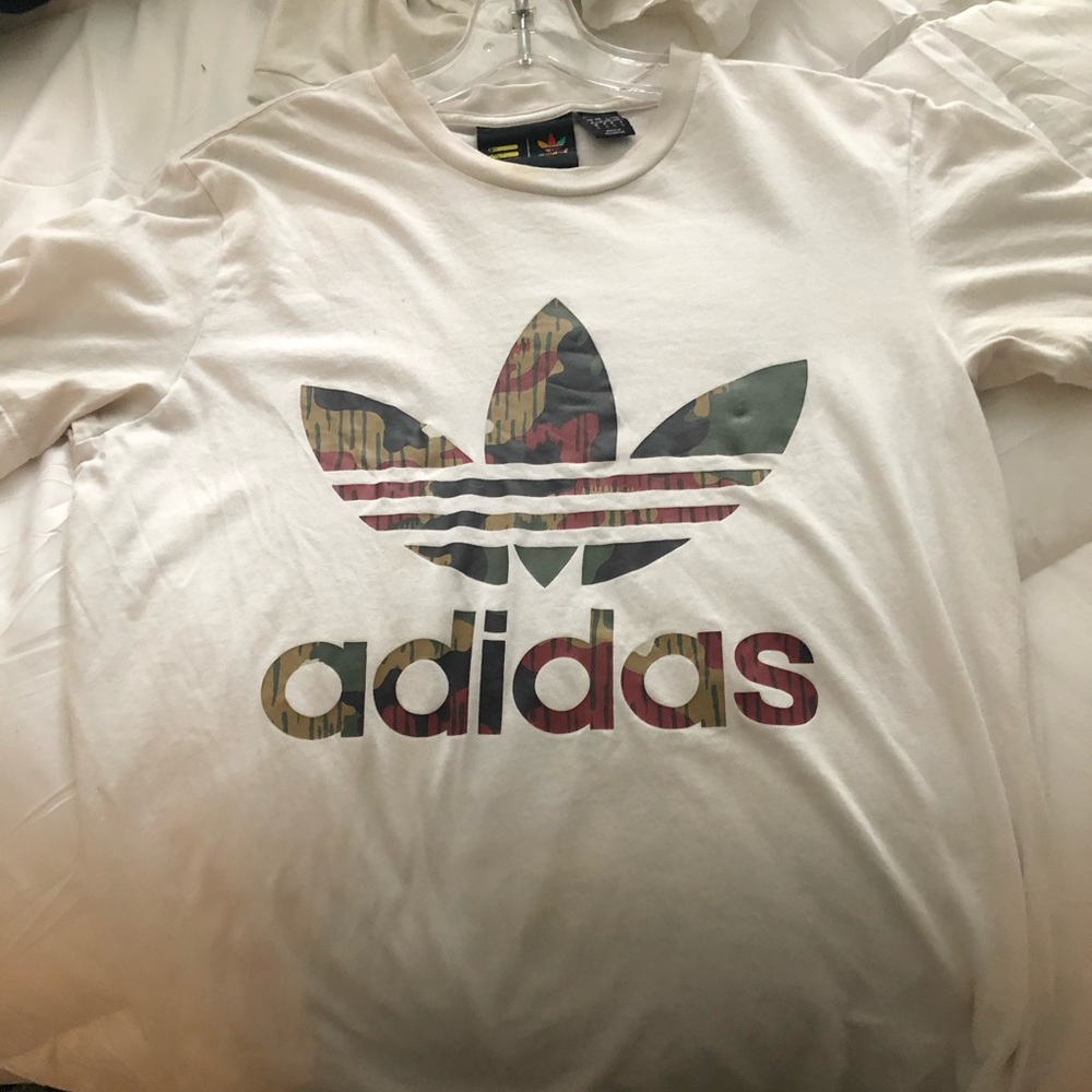 Adidas Original t-shirt. Unique pattern!